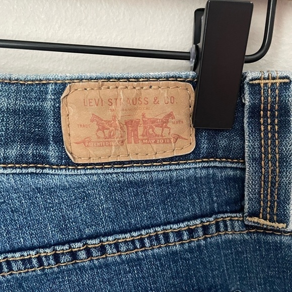 Levi's Classic Jean Shorts Size 6 - Picture 4 of 10